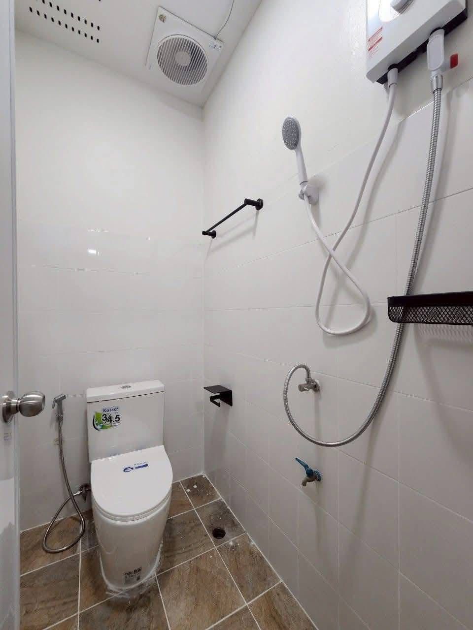 5 卧室 独立房屋 出租 在  - Image 8