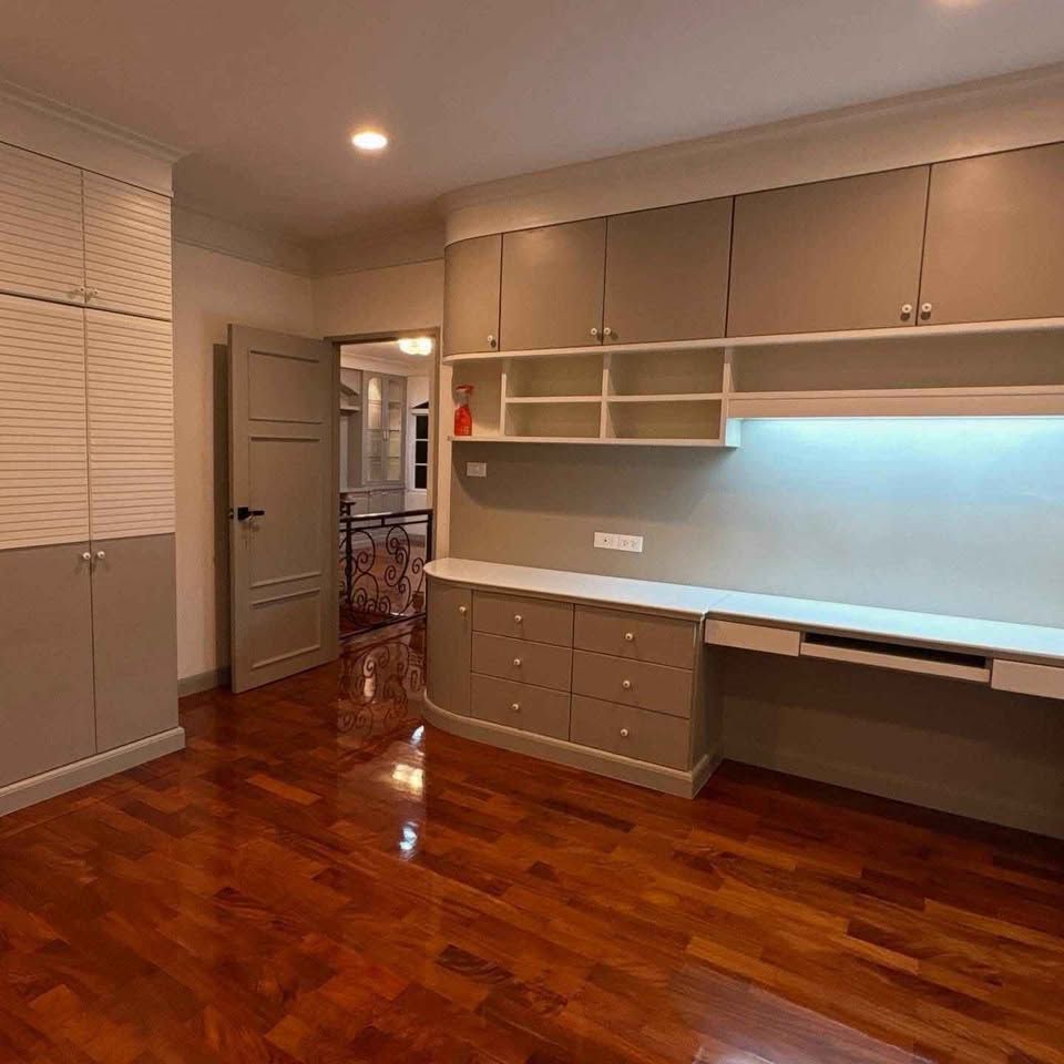 โกลเด้น นครา - Image 12