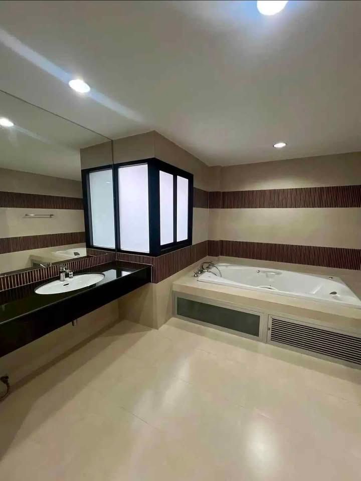 uploads/224782b1-cf00-4933-b11b-a670474fdf77/c29a1d0a-8ea0-4e21-8d6a-08a4cb0e9c2f