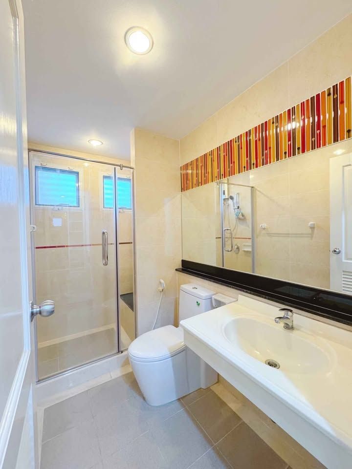 3 卧室 联排别墅 出租 在  - Image 4