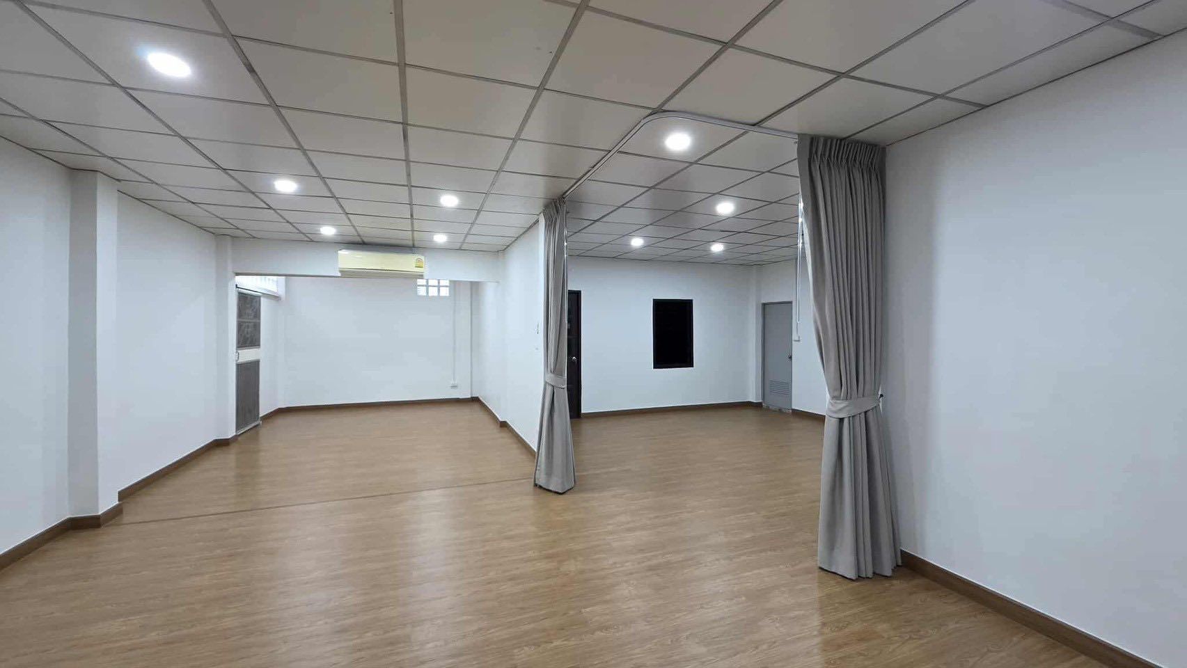 5 卧室 独立房屋 出租 在  - Image 1