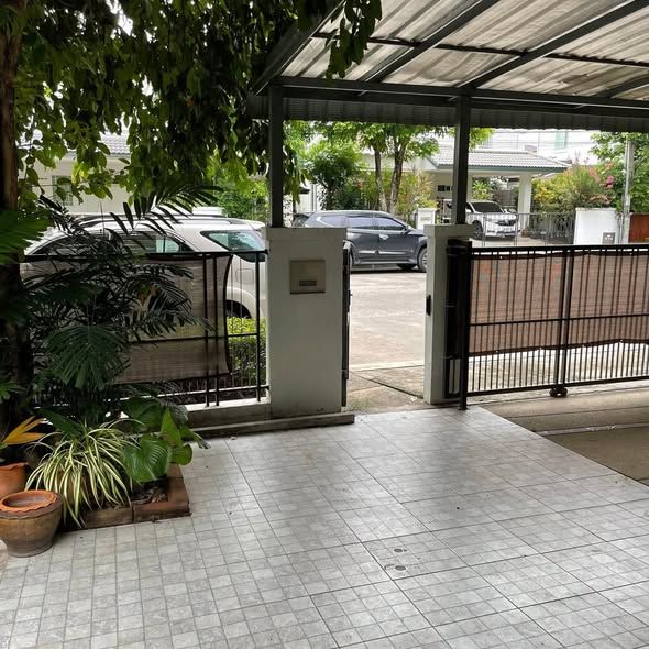 3 Bedroom House For Rent in Hua Mak, Bang Kapi, Bangkok - Image 5