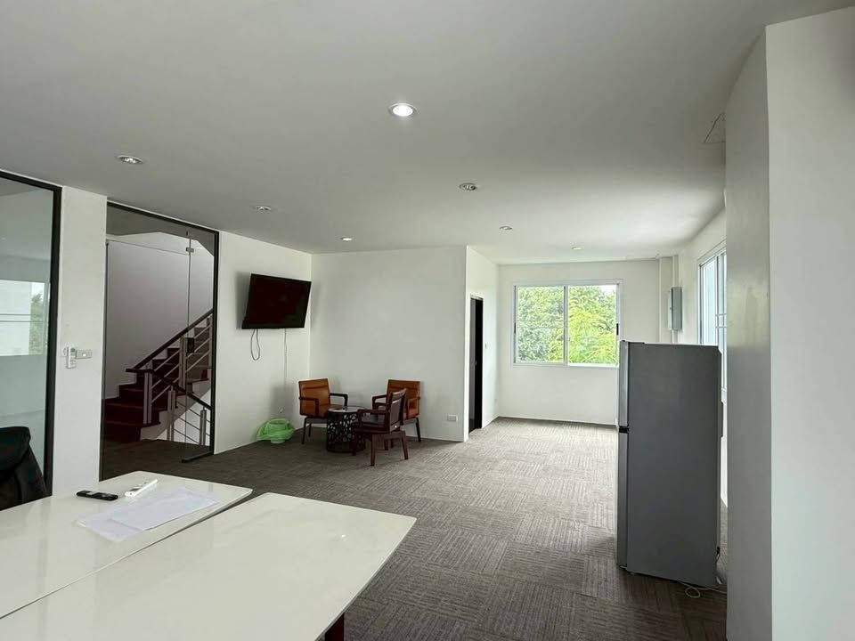 1 卧室 联排别墅 出租 在  - Image 4