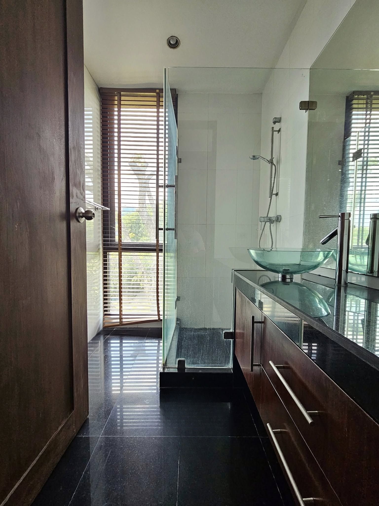 4 卧室 联排别墅 出租 在  - Image 2