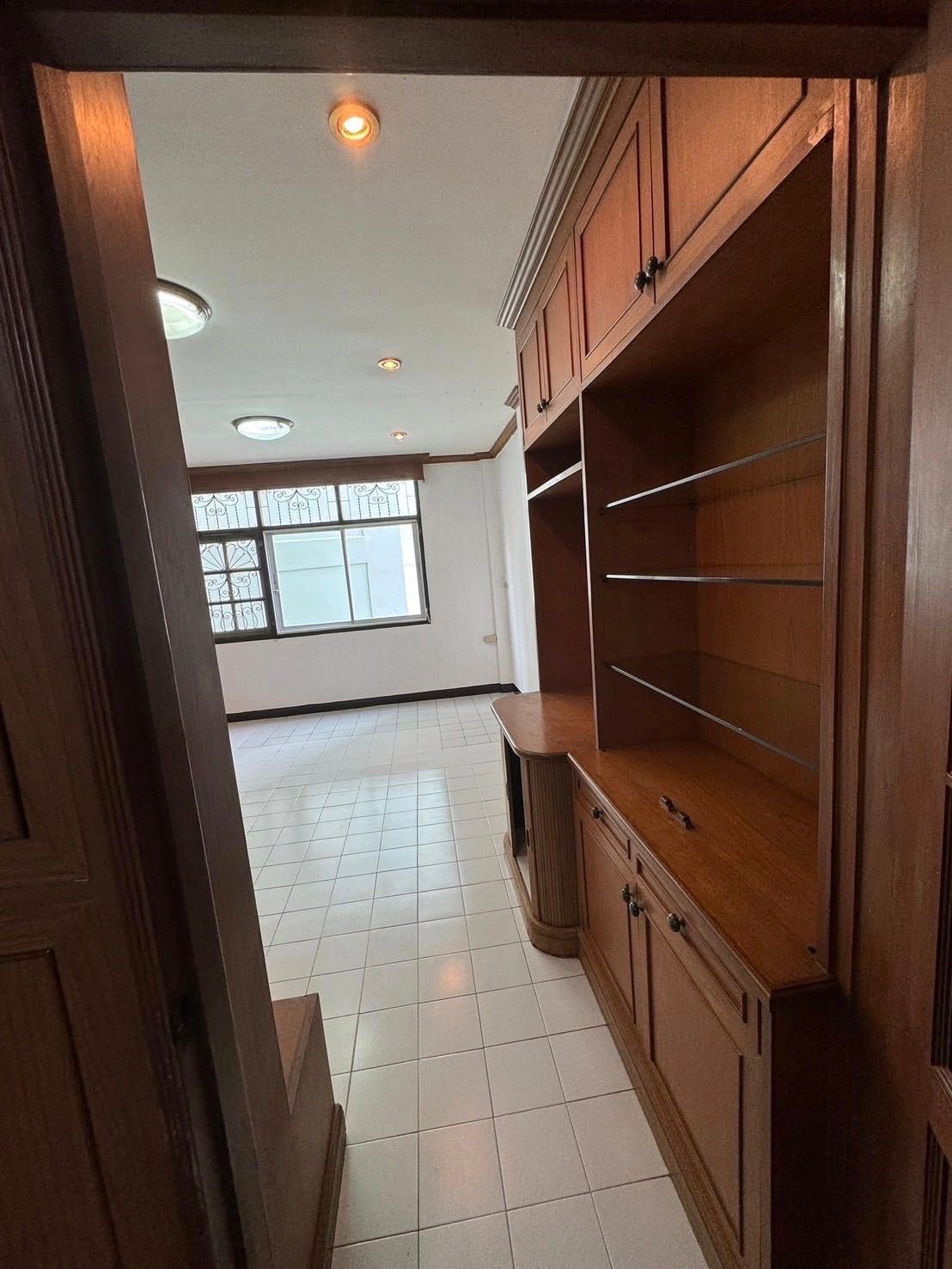 3 卧室 联排别墅 出租 在  - Image 5