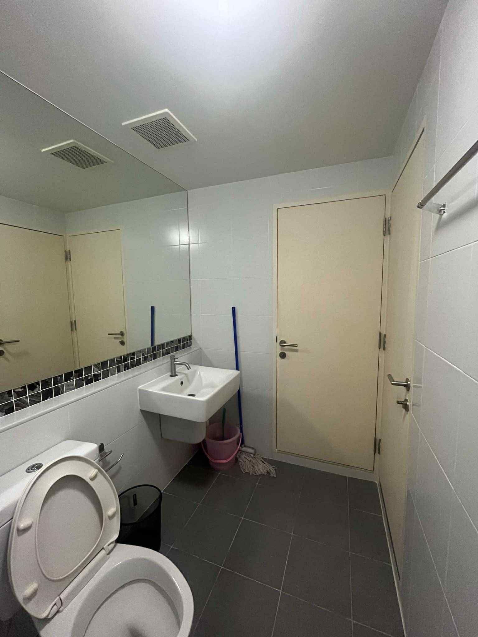 D VIENG Santitham - Image 6