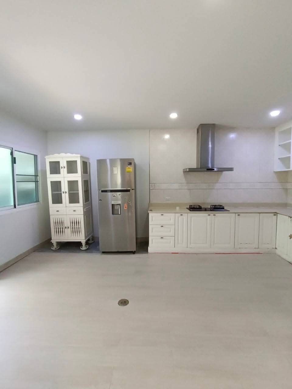 4 Bedroom House For Sale in Saphan Sung, Saphan Sung, Bangkok - Image 10