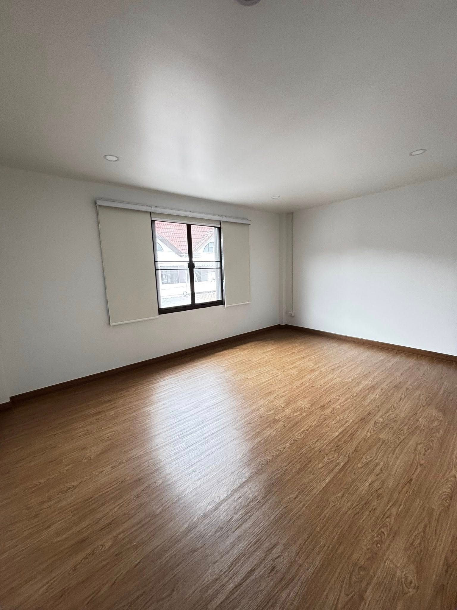 5 卧室 独立房屋 出租 在  - Image 6