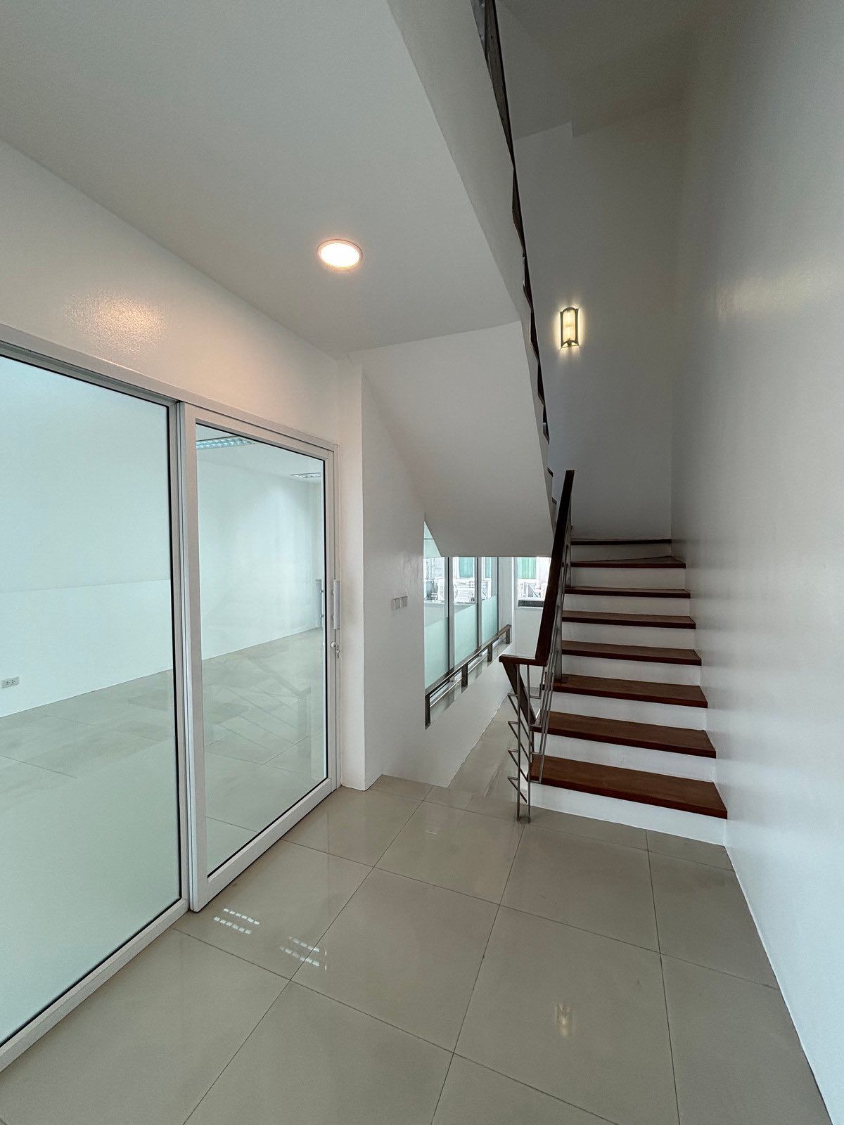 The Primary V - Image 10