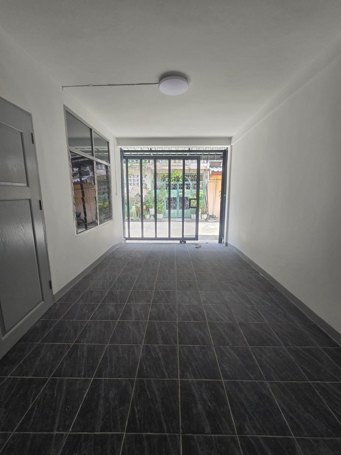 3 Bedroom House For Sale in Huai Khwang, Huai Khwang, Bangkok - Image 11