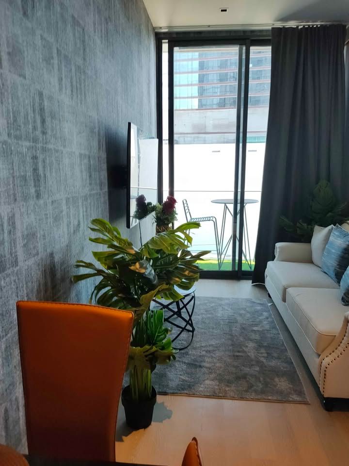 แอชตัน สีลม - Image 1