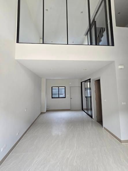 4 卧室 联排别墅 出租 在  - Image 6