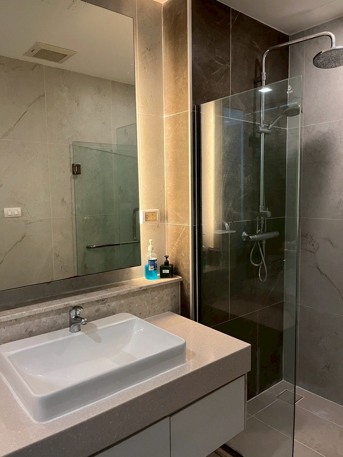 Astra Condo - Image 10