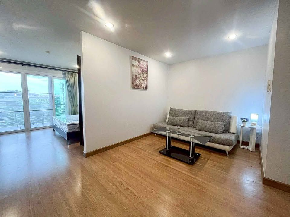 รวี วารี คอนโด - Image 1