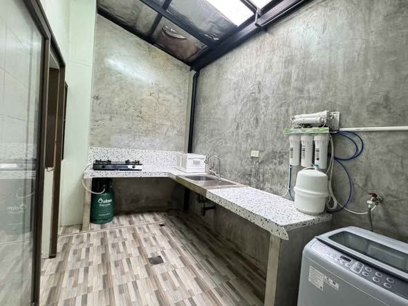 4 卧室 联排别墅 出租 在  - Image 7