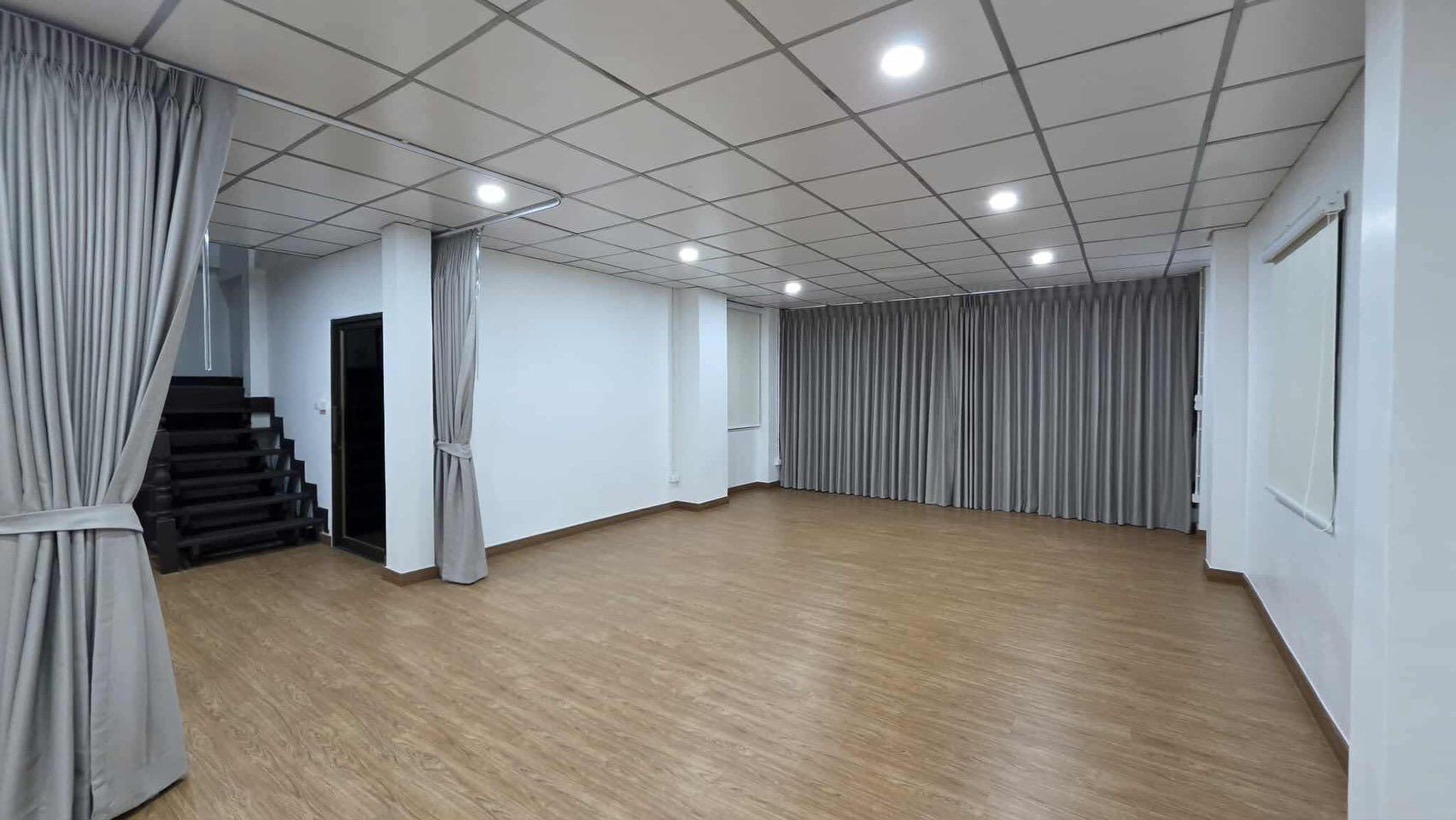 5 卧室 独立房屋 出租 在  - Image 3