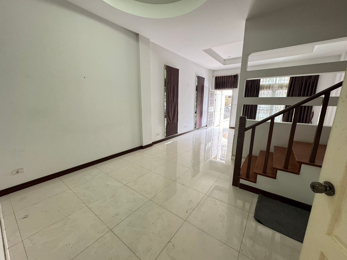 4 卧室 联排别墅 出租 在  - Image 10