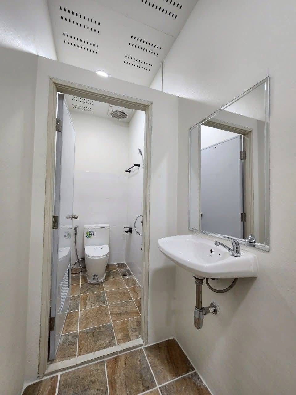 5 卧室 独立房屋 出租 在  - Image 7