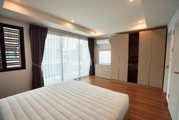 4 卧室 独立房屋 出租 在  - Image 3