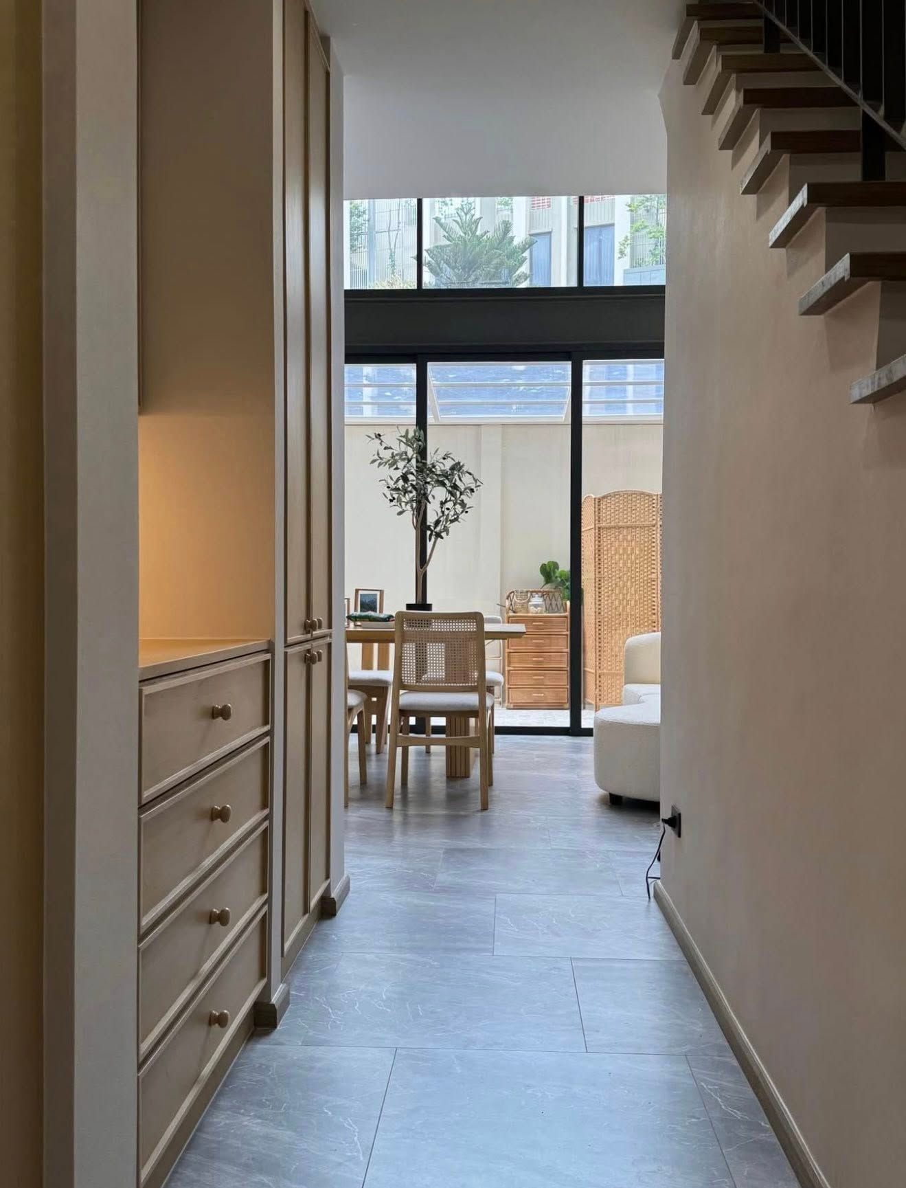 uploads/224782b1-cf00-4933-b11b-a670474fdf77/ea33481c-9af9-4be8-a56c-4f15407e9d0a