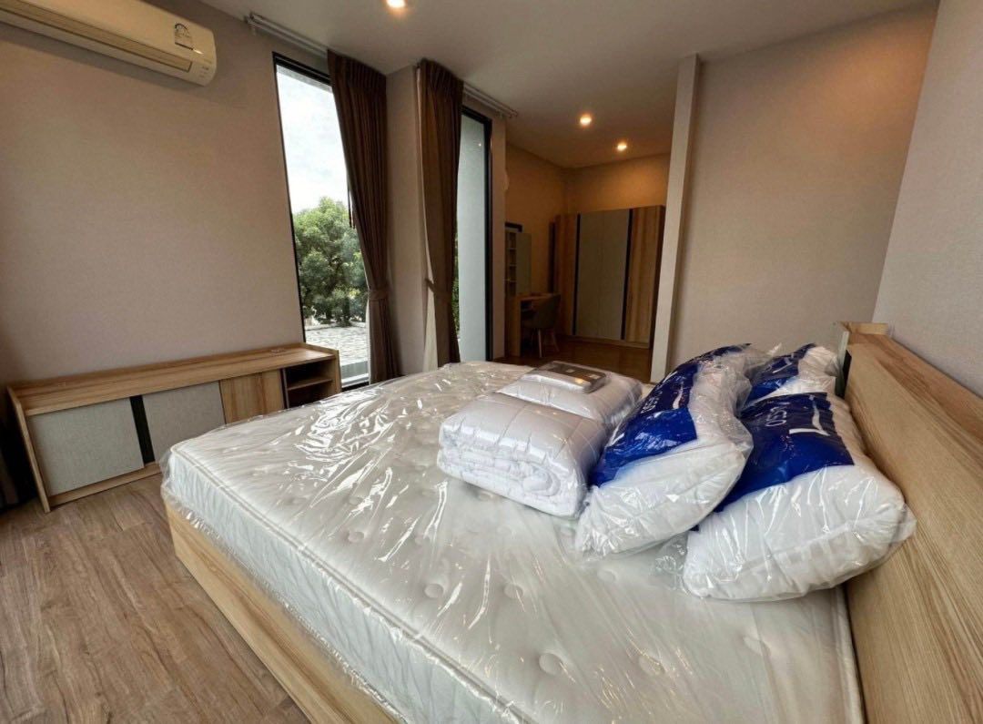 4 卧室 联排别墅 出租 在  - Image 4