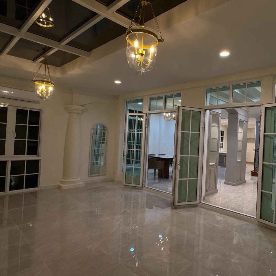 โกลเด้น นครา - Image 5