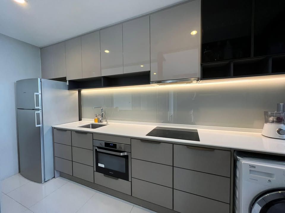 333 Riverside - Image 12