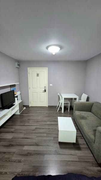 D VIENG Santitham - Image 1