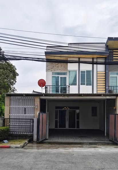 4 Bedroom House For Sale in Saphan Sung, Saphan Sung, Bangkok - Image 14