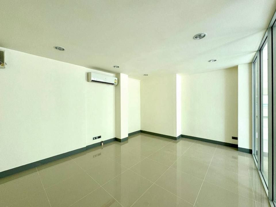 บี สแควร์ พระราม 9-เหม่งจ๋าย - Image 4