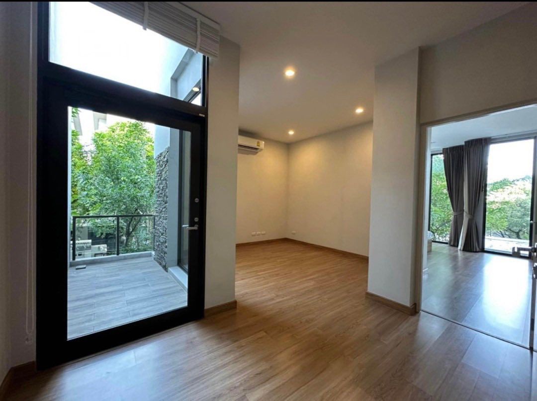 4 卧室 联排别墅 出租 在  - Image 9