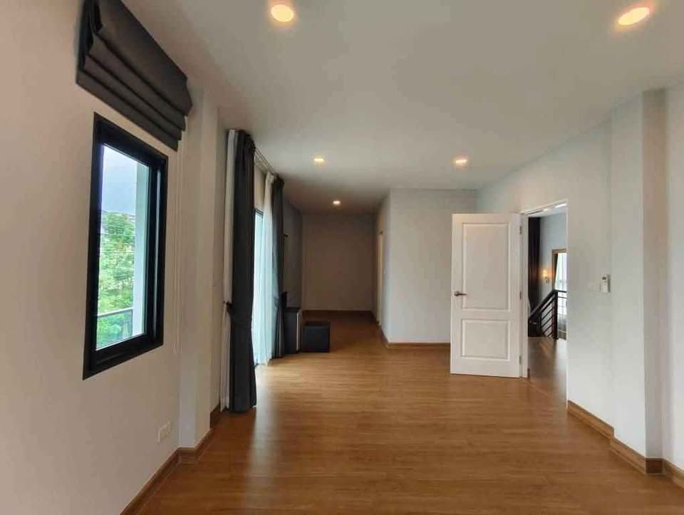 4 卧室 独立房屋 出租 在  - Image 10