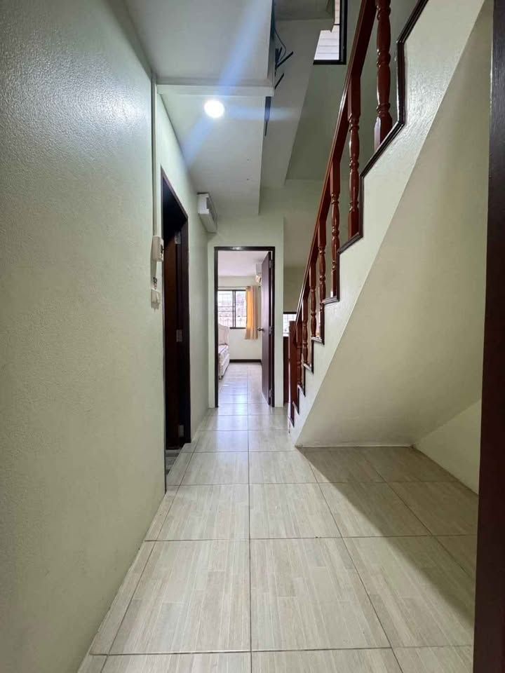 4 卧室 联排别墅 出租 在  - Image 10