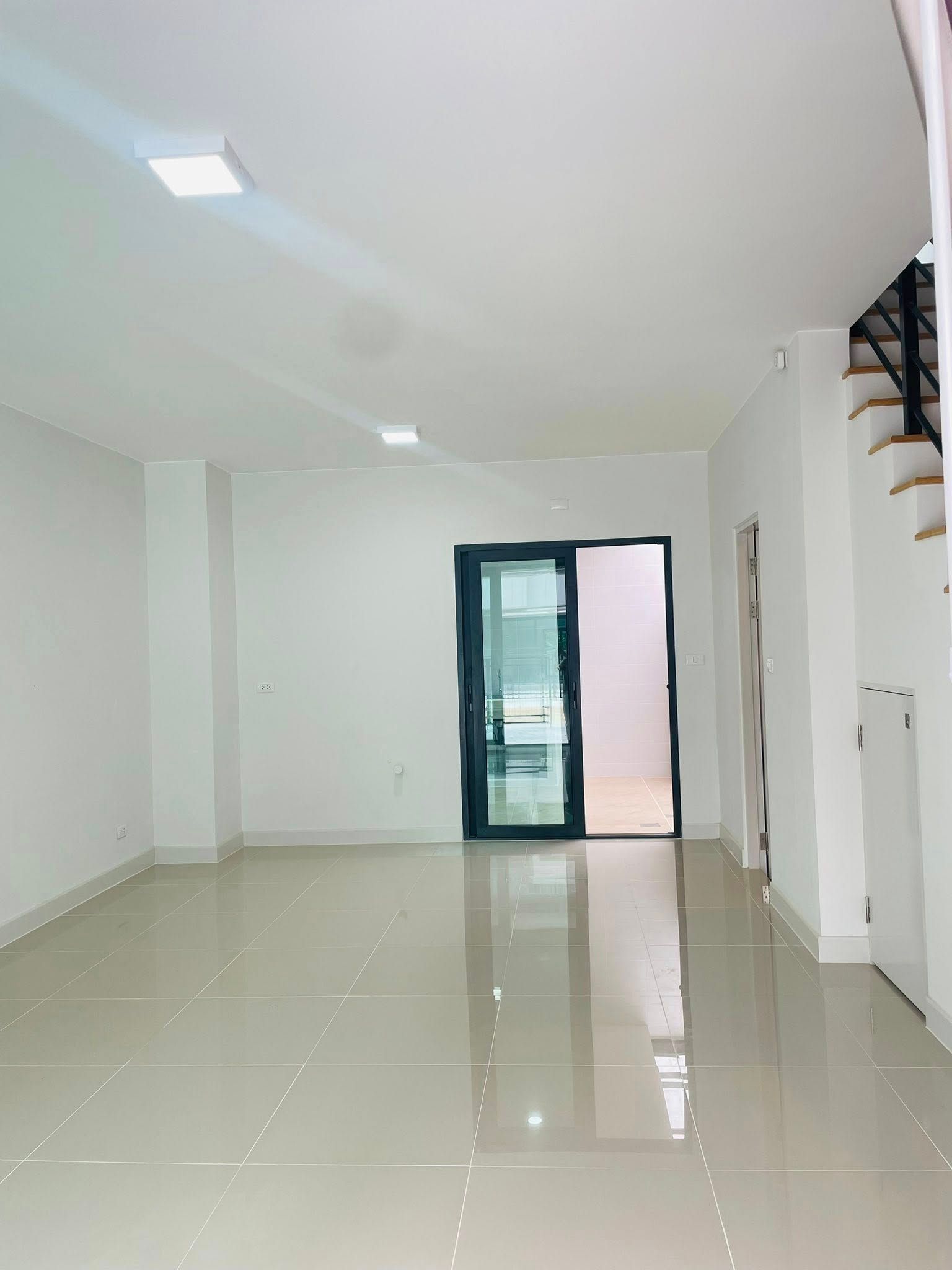 3 卧室 联排别墅 出租 在  - Image 6