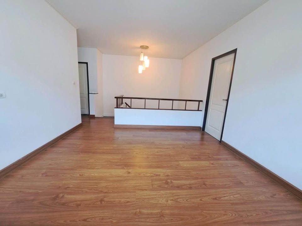 4 卧室 独立房屋 出租 在  - Image 9