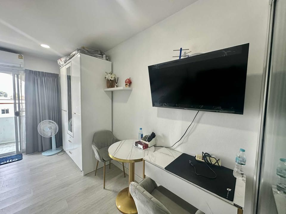 ซีรีโน แอร์พอร์ต คอนโดมิเนียม - Image 1