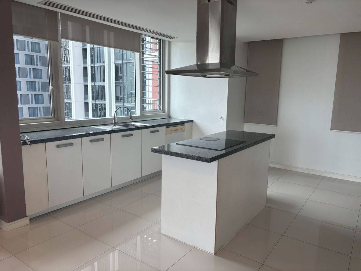 3 卧室 公寓 出租 在  - Image 8