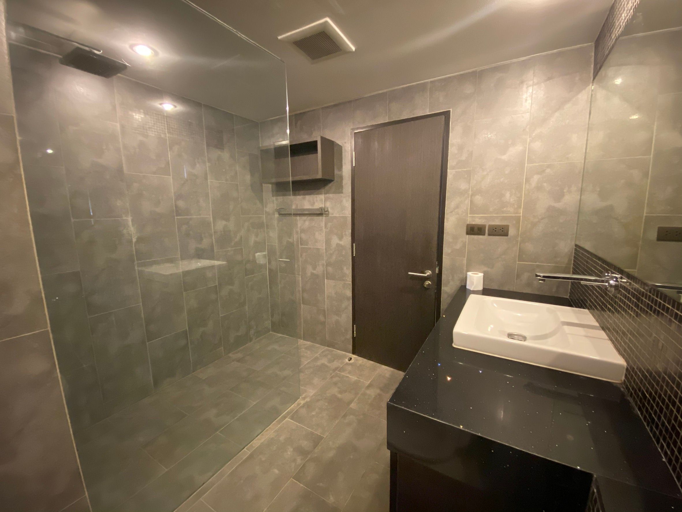 The Clover Thonglor - Image 10