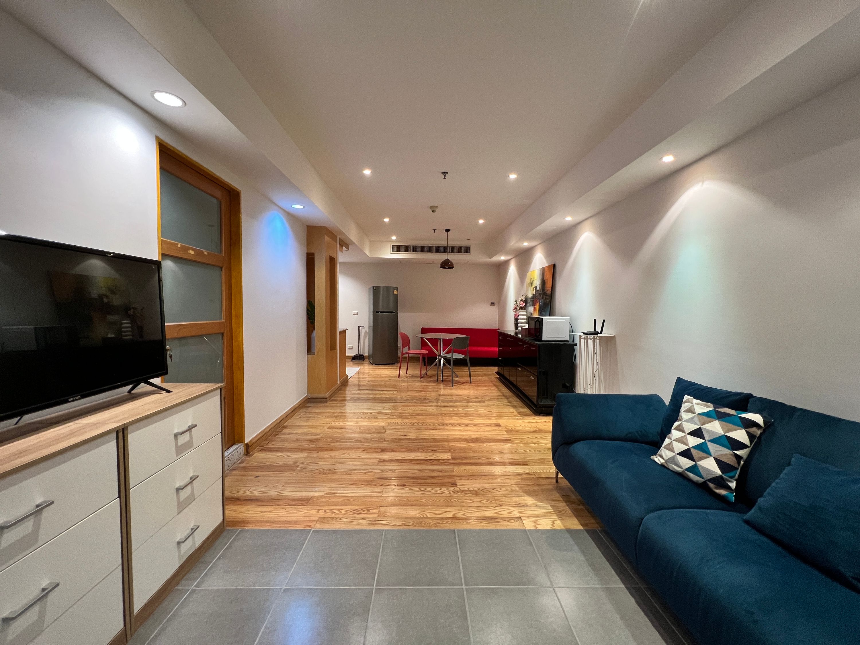 สเตท ทาวเวอร์ - Image 2