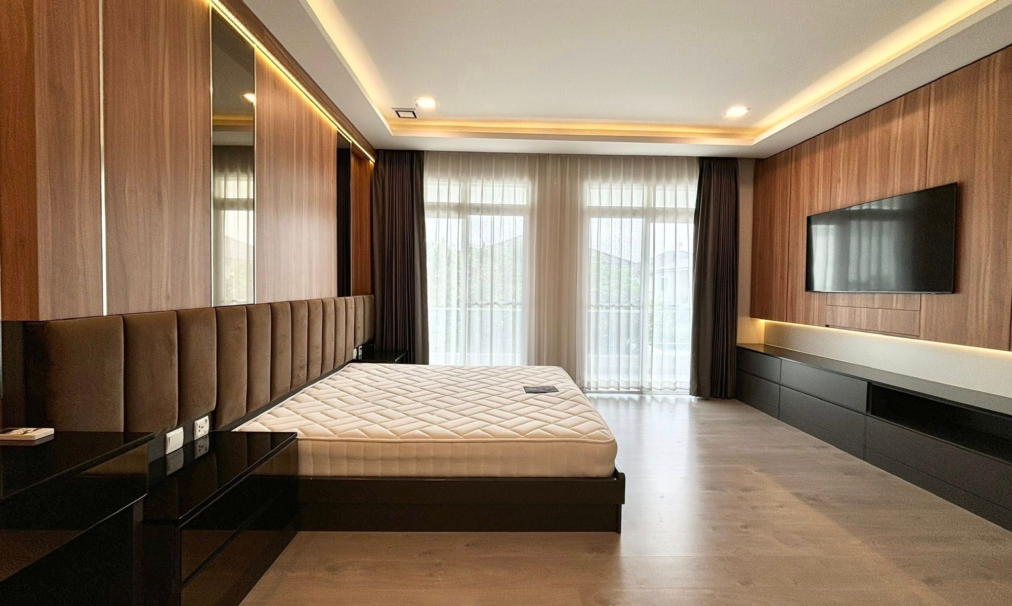 Mantana Bangna-Wongwaen - Image 10