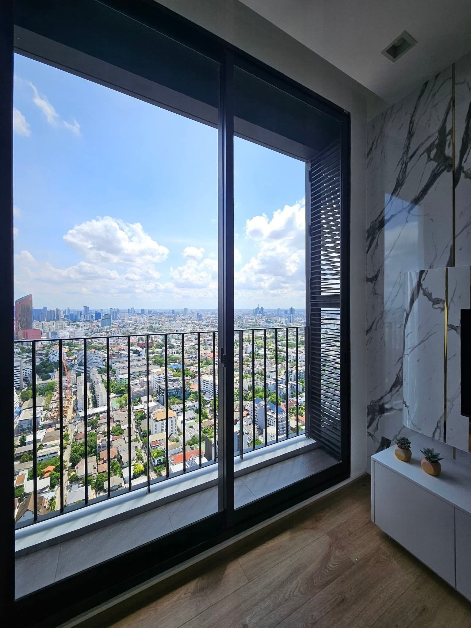 โนเบิล อราวน์ อารีย์ - Image 15