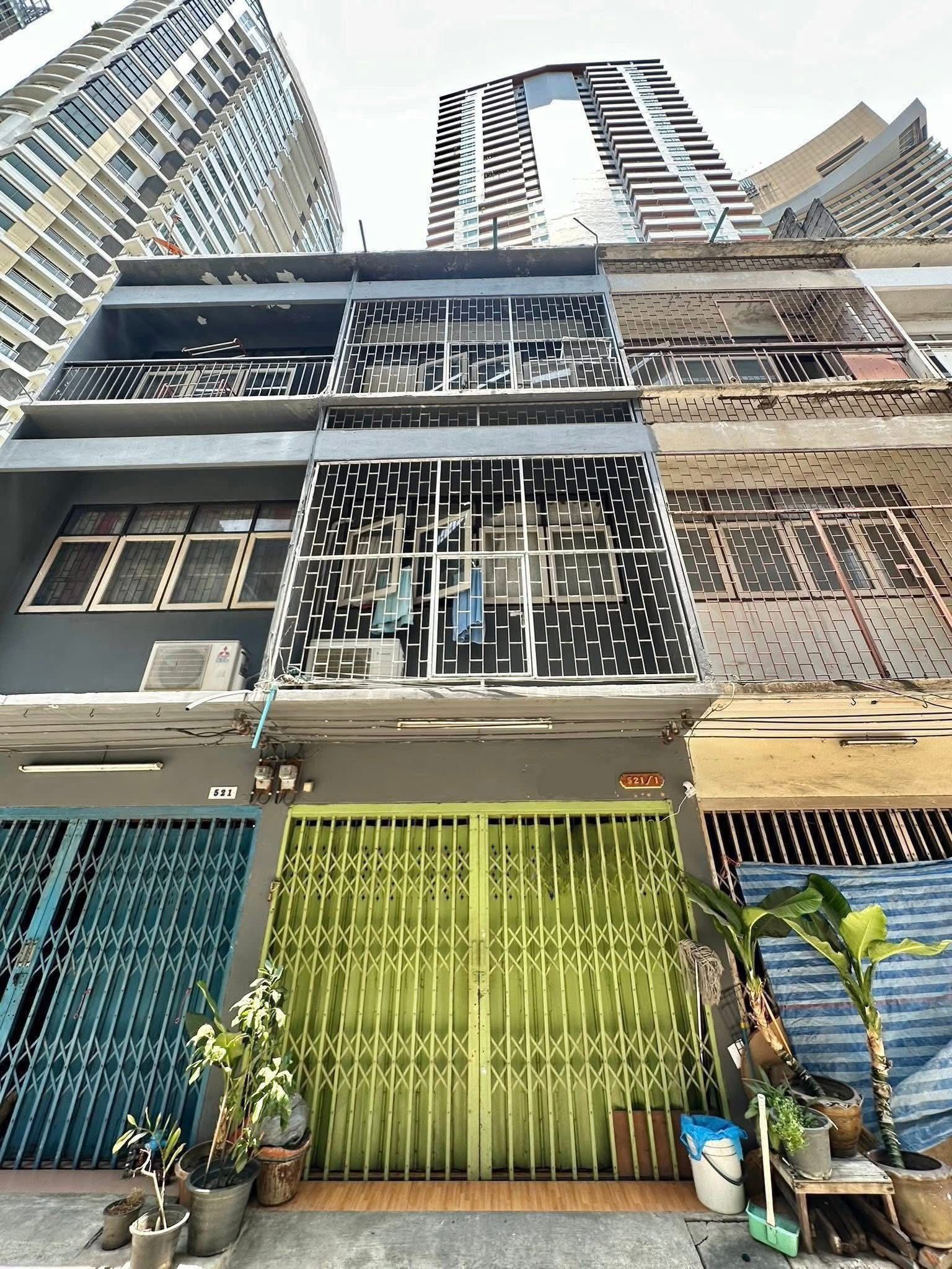 4 卧室 联排别墅 出租 在  - Image 1