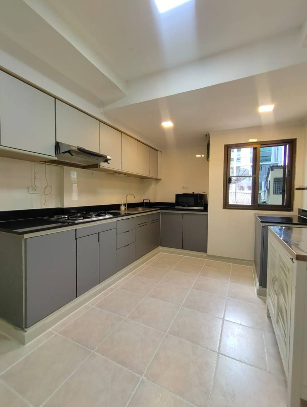 D.H.Grand Tower - Image 15