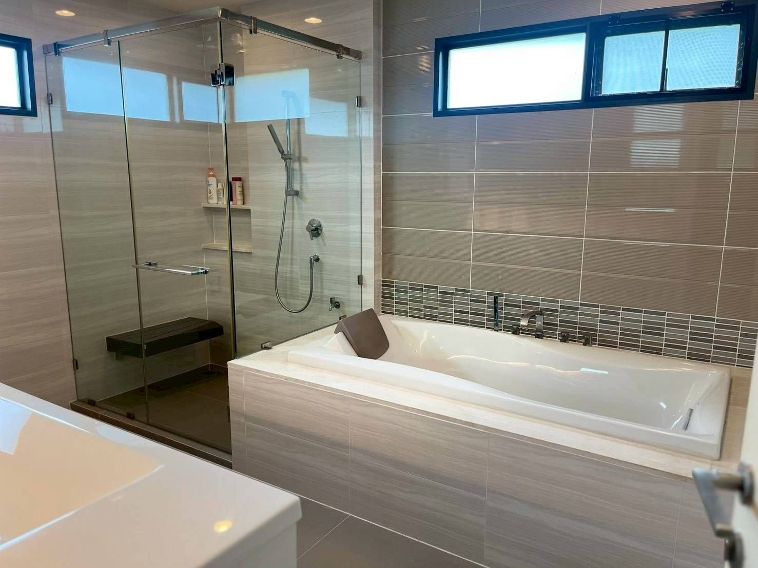 4 卧室 独立房屋 出售 在  - Image 13