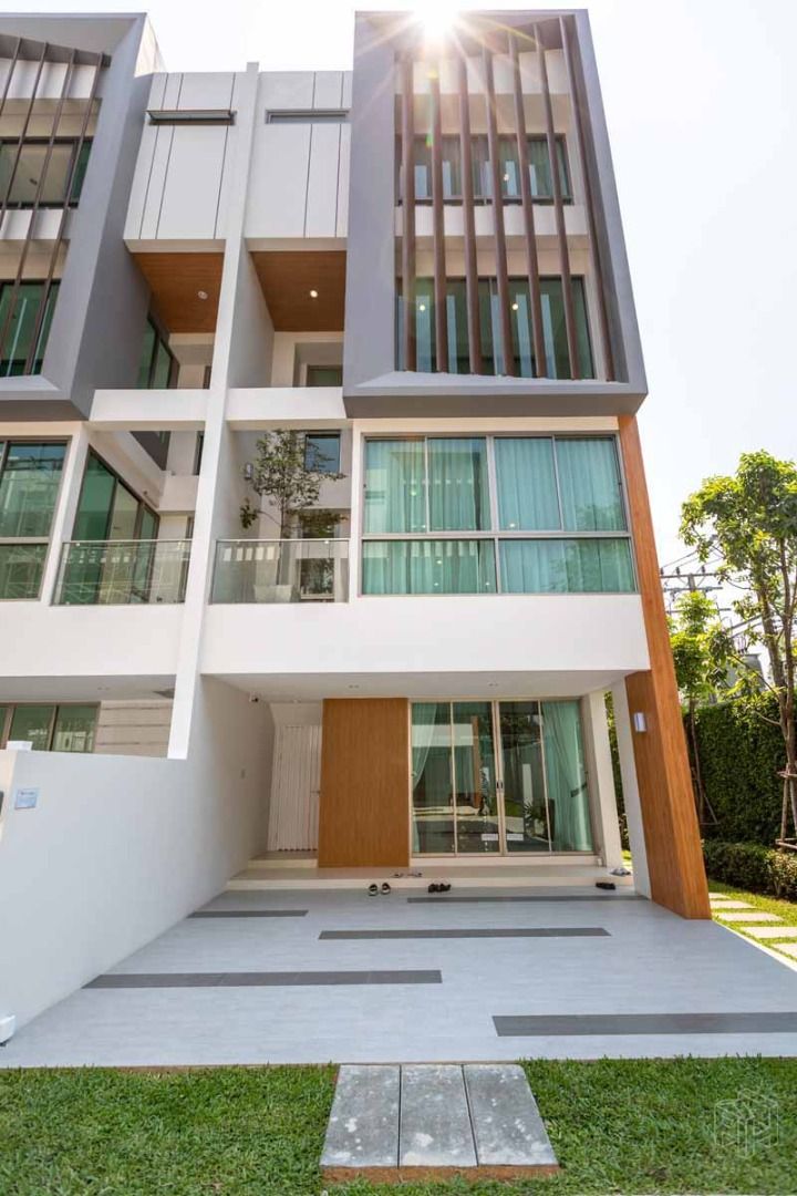 3 ห้องนอน ทาวน์เฮาส์ สำหรับขาย ใน บางจาก, พระโขนง, กรุงเทพมหานคร - Image 2