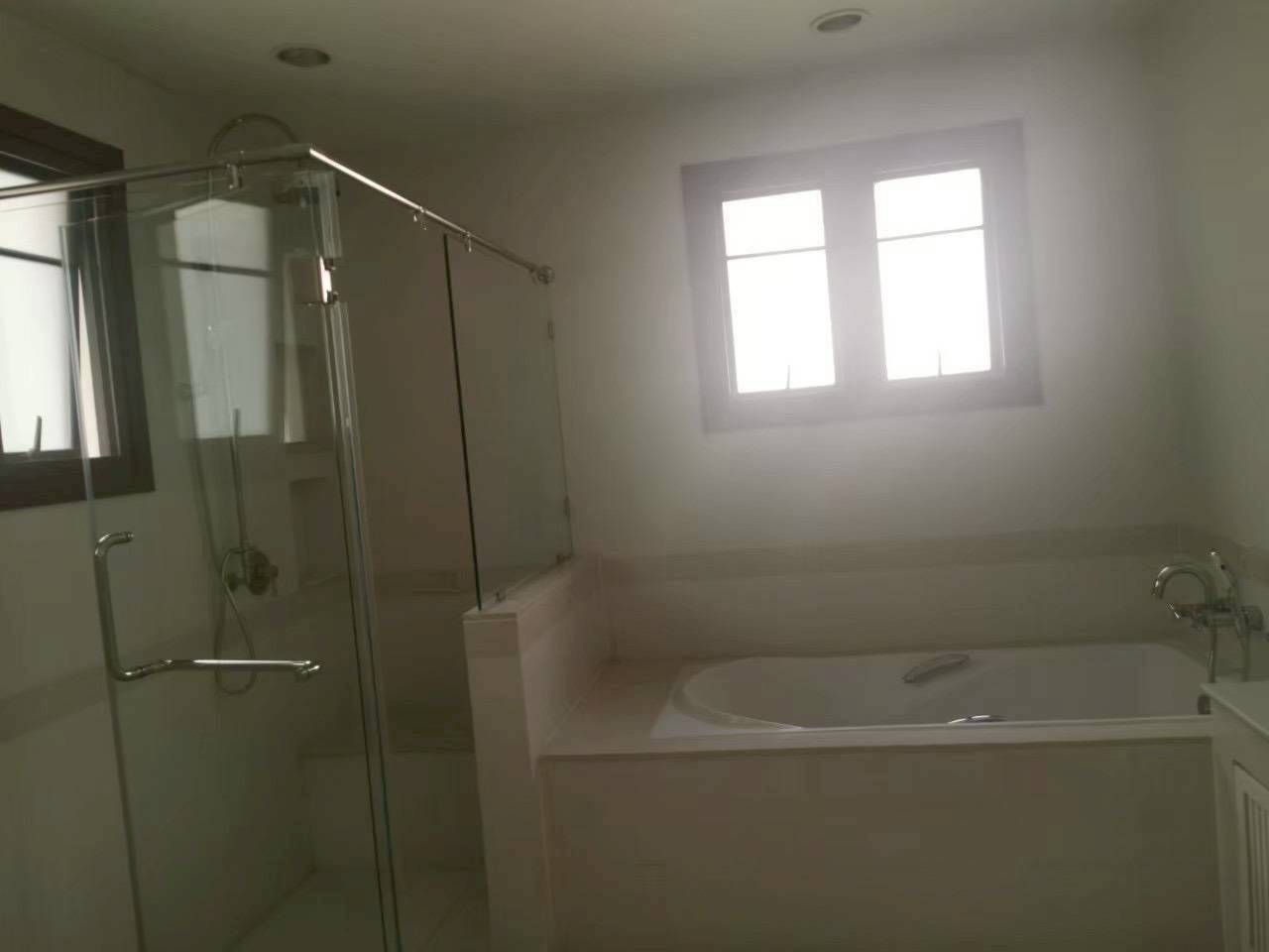 Narasiri Phatthanakan-Srinakarin - Image 12