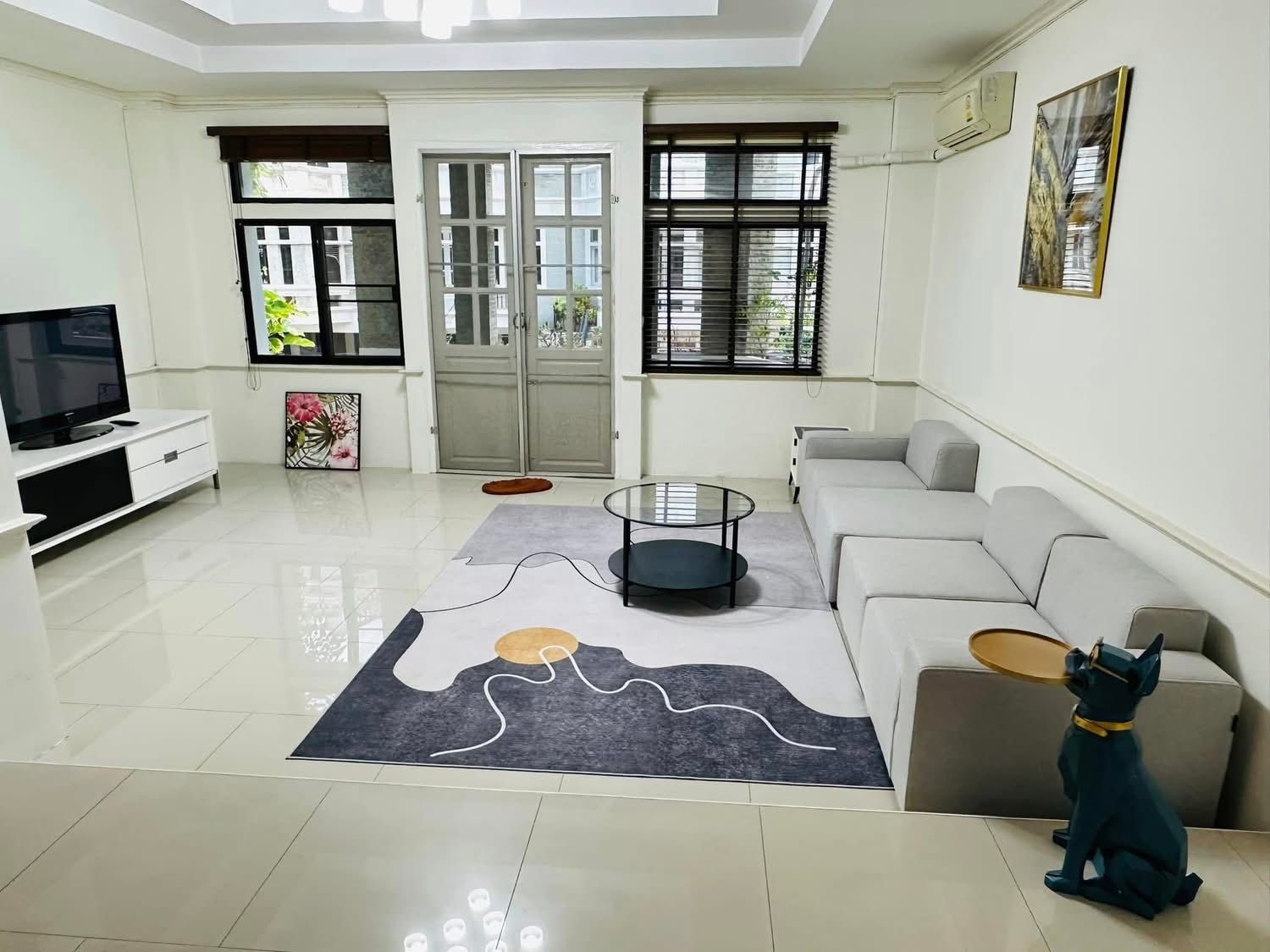 หมู่บ้านชิชา คาสเซิล - Image 2