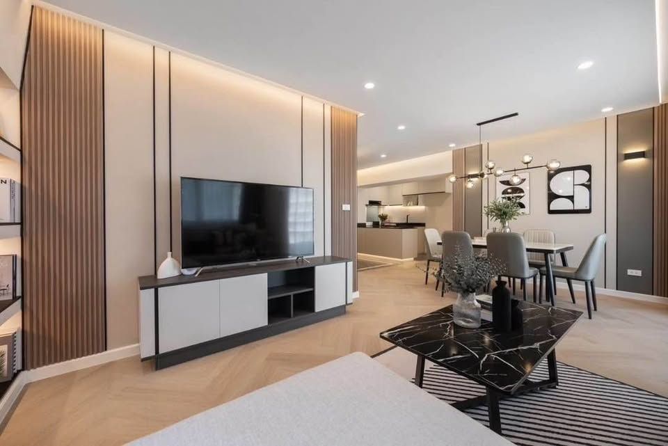 ทองหล่อ ทาวเวอร์ - Image 2