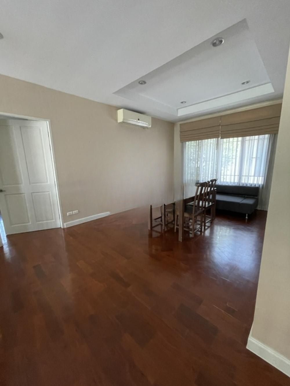 Narasiri Phatthanakan-Srinakarin - Image 3