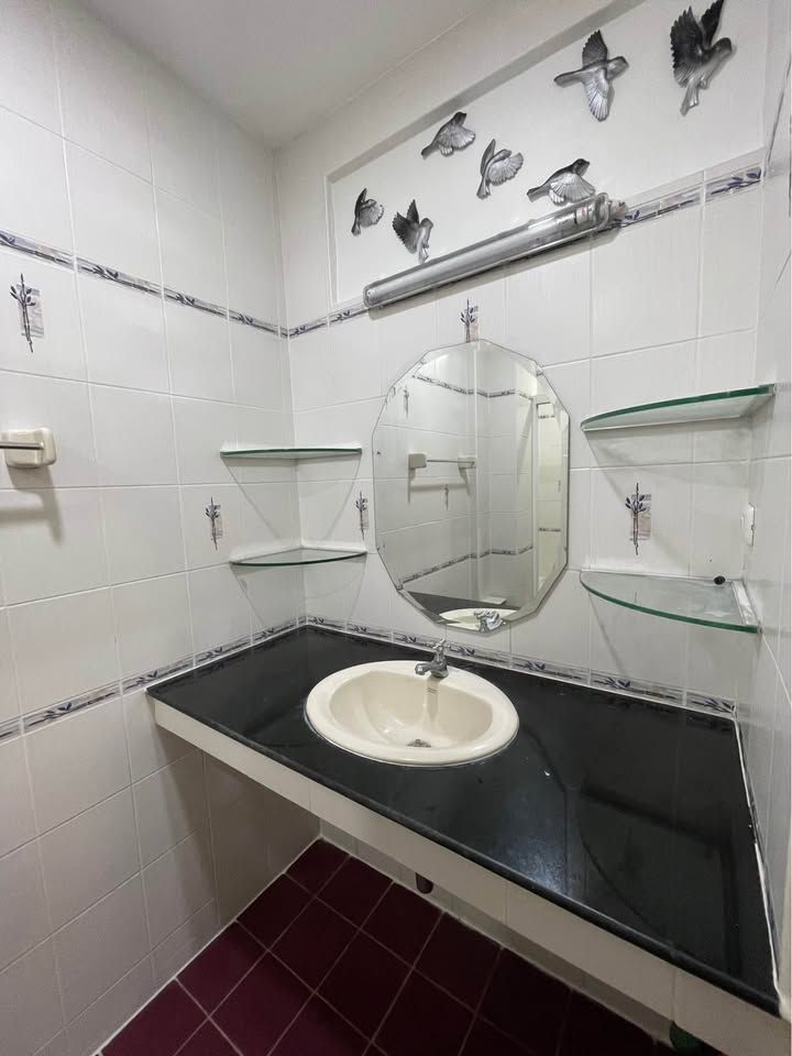  Building For Rent in Rong Mueang, Pathum Wan, Bangkok - Image 7